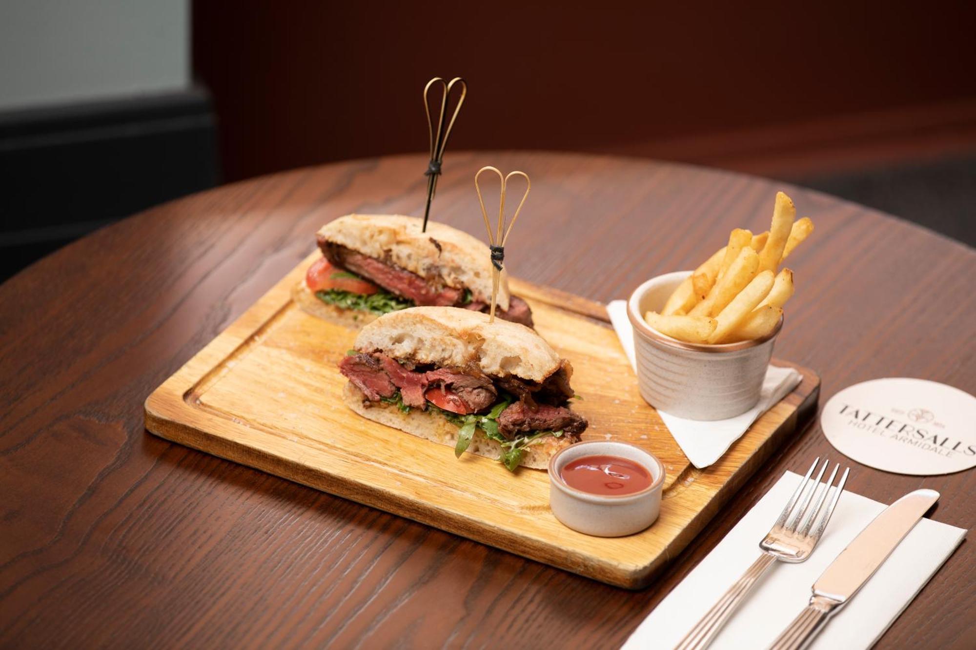 Tattersalls Hotel Armidale Bagian luar foto
